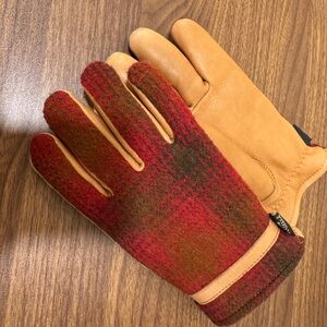 Manzella leather gloves